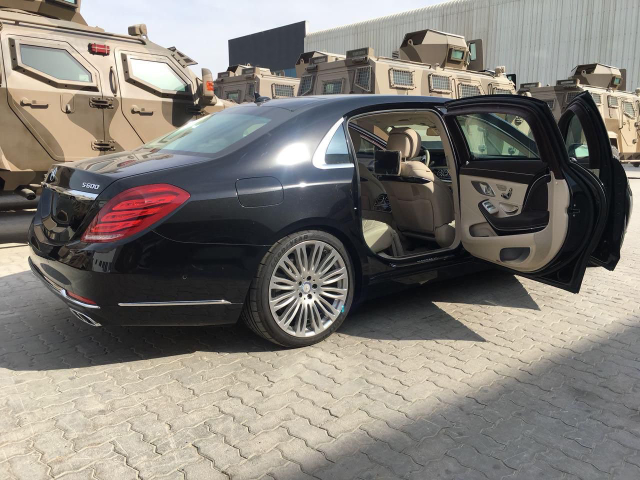 Reservation of a Mercedes-Maybach W222 car