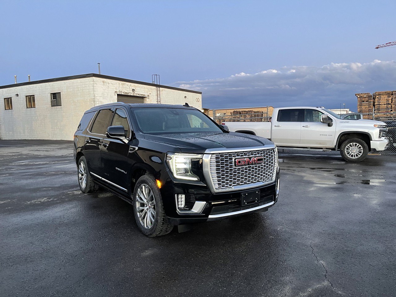 Бронирование автомобиля GMC Yukon Denali XL