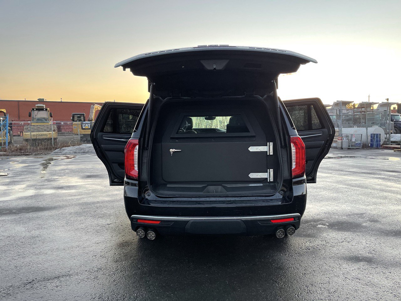 Бронирование автомобиля GMC Yukon Denali XL